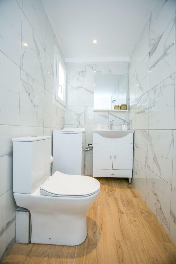 Raise Comfy In The Heart Of * Athen